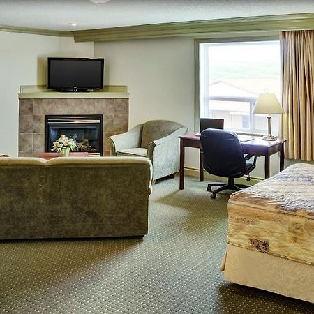 Nova Inn Peace River Bagian luar foto